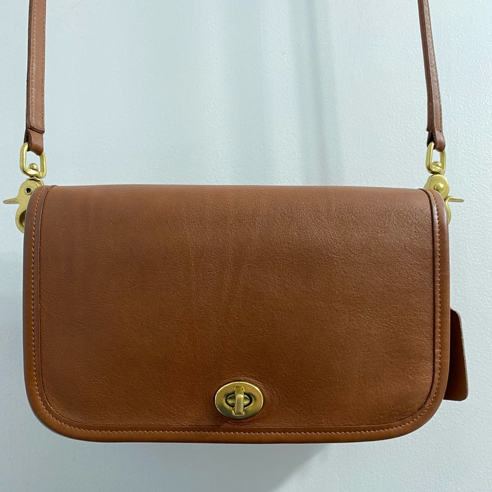 Vintage Coach Pocket Purse 9755 British Tan Glove Tanned Leather Authentic